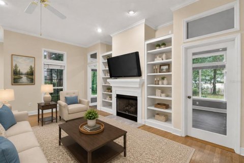 House in Gainesville, Florida 3 bedrooms, 207.45 sq.m. № 2196019 - photo 5