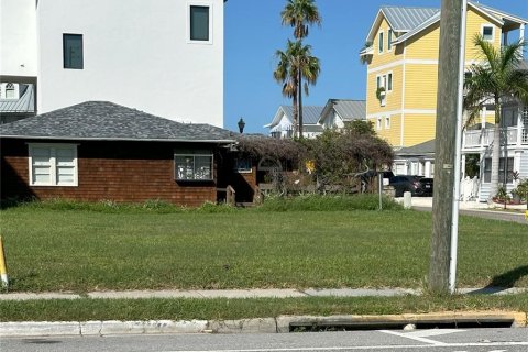 Terrain à Redington Shores, Floride № 2239628