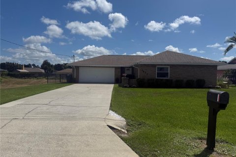 Casa en venta en Lakeland, Florida, 3 dormitorios, 114.46 m2 № 1914963 - foto 1