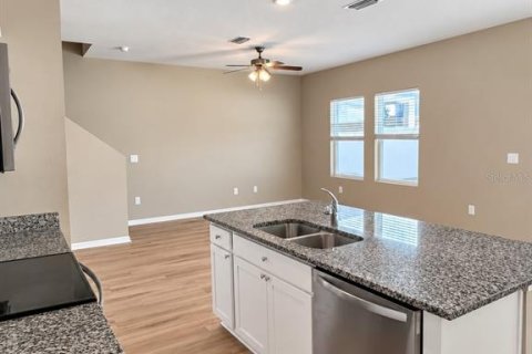 Villa ou maison à vendre à Zephyrhills, Floride: 3 chambres, 169.64 m2 № 2436745 - photo 6