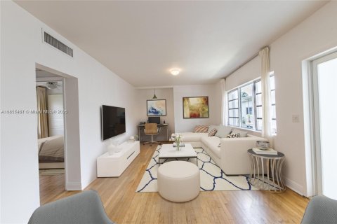 Condominio en venta en Miami, Florida, 1 dormitorio, 61.69 m2 № 1960233 - foto 3