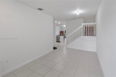 Touwnhouse à vendre à Lauderhill, Floride: 3 chambres, 151.99 m2 № 1953700 - photo 9