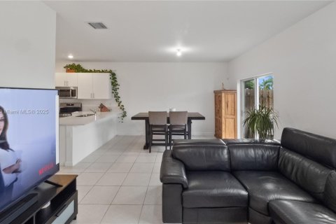 Touwnhouse à vendre à Lauderhill, Floride: 3 chambres, 151.99 m2 № 1953700 - photo 30