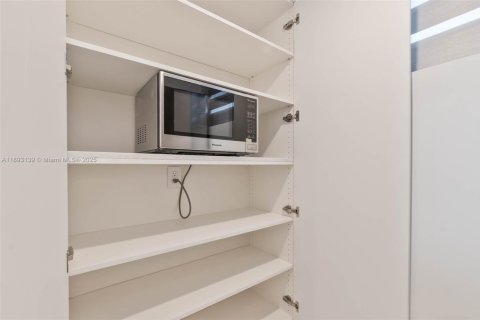 Copropriété à louer à Miami Beach, Floride: 1 chambre, 69.86 m2 № 1947253 - photo 14