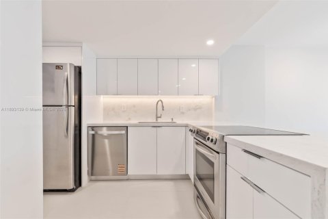 Copropriété à louer à Miami Beach, Floride: 1 chambre, 69.86 m2 № 1947253 - photo 4
