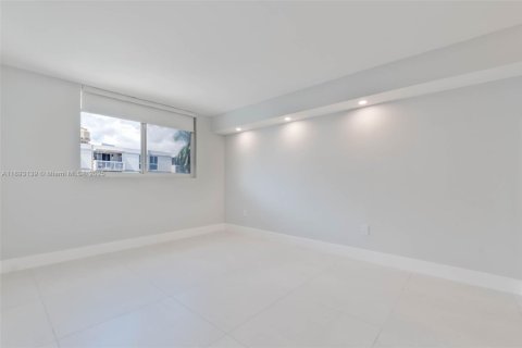 Copropriété à louer à Miami Beach, Floride: 1 chambre, 69.86 m2 № 1947253 - photo 7