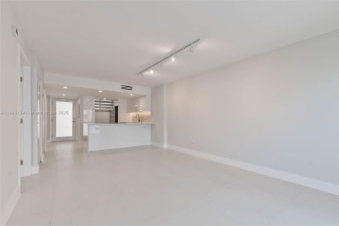 Copropriété à louer à Miami Beach, Floride: 1 chambre, 69.86 m2 № 1947253 - photo 18