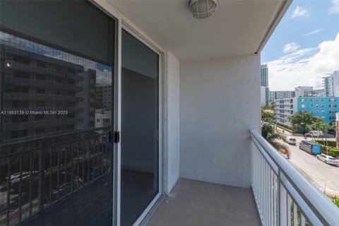 Copropriété à louer à Miami Beach, Floride: 1 chambre, 69.86 m2 № 1947253 - photo 28
