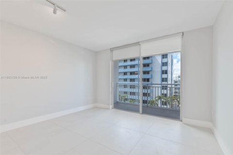 Copropriété à louer à Miami Beach, Floride: 1 chambre, 69.86 m2 № 1947253 - photo 17