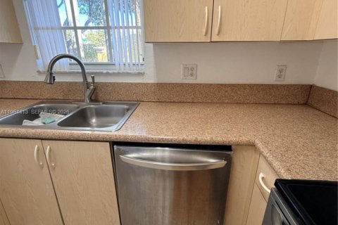 Adosado en alquiler en Homestead, Florida, 4 dormitorios, 146.79 m2 № 2026781 - foto 7