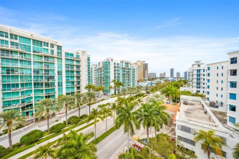 Condo in Aventura, Florida, 5 bedrooms № 2088572 - photo 8