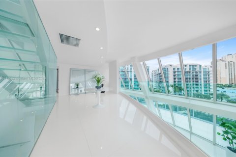 Condo in Aventura, Florida, 5 bedrooms № 2088572 - photo 10