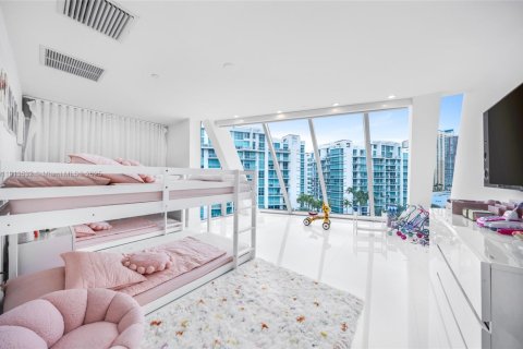Condo in Aventura, Florida, 5 bedrooms № 2088572 - photo 16