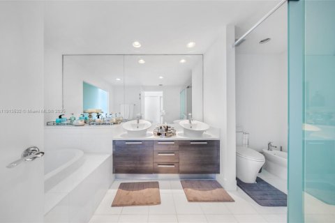 Condo in Aventura, Florida, 5 bedrooms № 2088572 - photo 24
