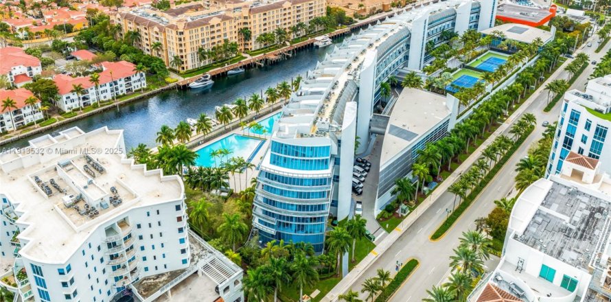 Condo in Aventura, Florida, 5 bedrooms № 2088572