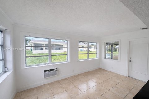 Casa en venta en Tamarac, Florida, 2 dormitorios, 93.65 m2 № 1955052 - foto 11