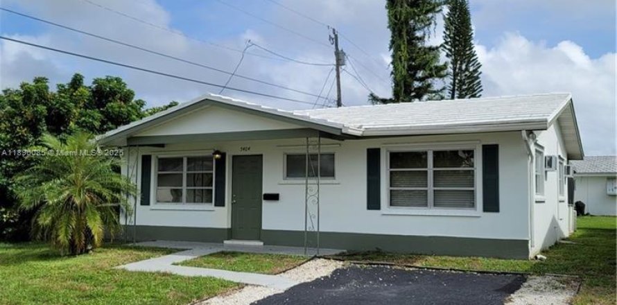 House in Tamarac, Florida 2 bedrooms, 93.65 sq.m. № 1955052