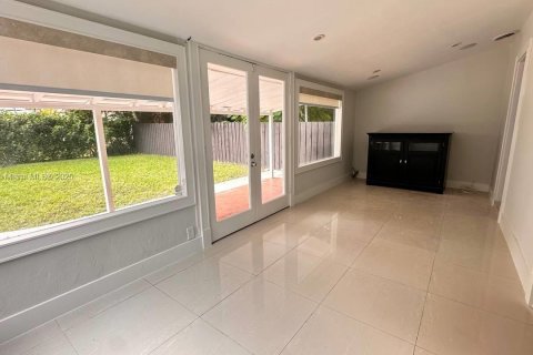 Снять в аренду виллу или дом в Майами, Флорида 3 спальни, 147.71м2, № 1954178 - фото 23