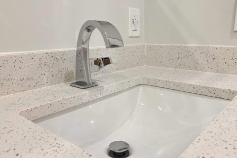 Снять в аренду виллу или дом в Майами, Флорида 3 спальни, 147.71м2, № 1954178 - фото 15