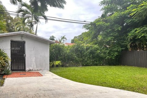 Снять в аренду виллу или дом в Майами, Флорида 3 спальни, 147.71м2, № 1954178 - фото 26