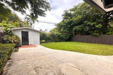 Снять в аренду виллу или дом в Майами, Флорида 3 спальни, 147.71м2, № 1954178 - фото 25