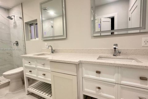 Снять в аренду виллу или дом в Майами, Флорида 3 спальни, 147.71м2, № 1954178 - фото 12