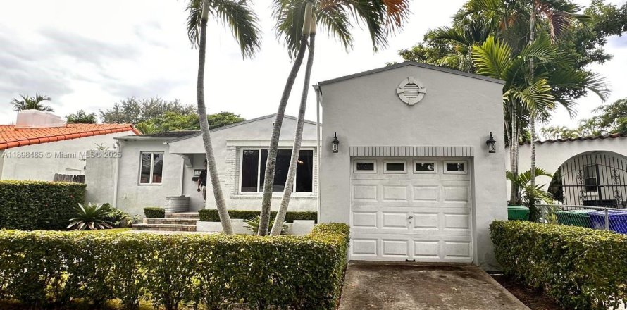 Дом в Майами, Флорида 3 спальни, 147.71м2 № 1954178