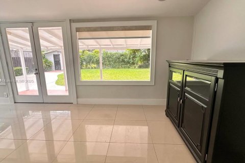 Снять в аренду виллу или дом в Майами, Флорида 3 спальни, 147.71м2, № 1954178 - фото 22