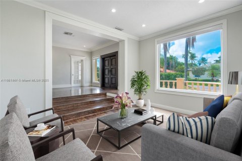 Villa ou maison à vendre à Miami, Floride: 5 chambres, 295.15 m2 № 1979206 - photo 4
