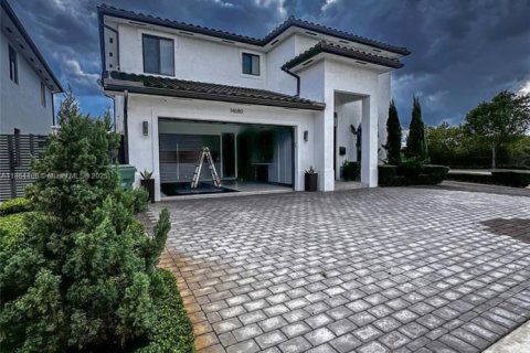 Снять в аренду виллу или дом в Майами, Флорида 5 спален, 390.65м2, № 1922160 - фото 5