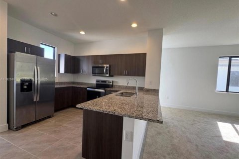 House in Ave Maria, Florida 3 bedrooms, 160.35 sq.m. № 1794564 - photo 5