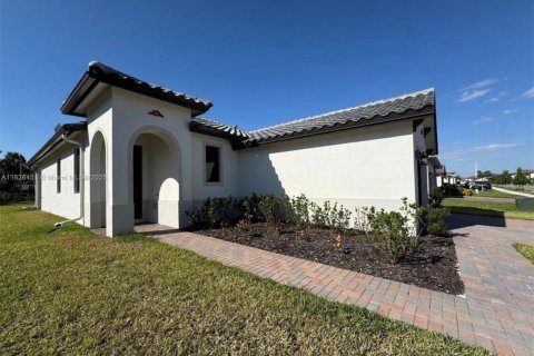 House in Ave Maria, Florida 3 bedrooms, 160.35 sq.m. № 1794564 - photo 3
