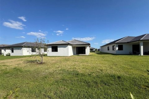 House in Ave Maria, Florida 3 bedrooms, 160.35 sq.m. № 1794564 - photo 15