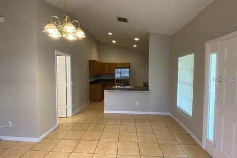 Apartment in Poinciana, Florida 3 bedrooms, 119.19 sq.m. № 2231838 - photo 3