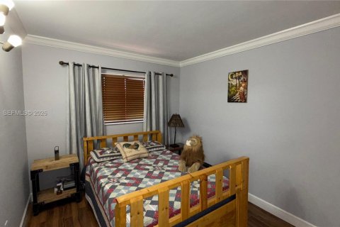Condominio en venta en Hialeah, Florida, 2 dormitorios, 74.51 m2 № 2020655 - foto 11