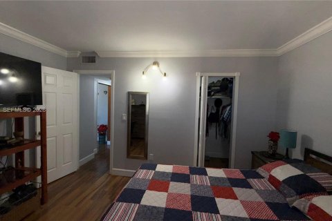 Condominio en venta en Hialeah, Florida, 2 dormitorios, 74.51 m2 № 2020655 - foto 16