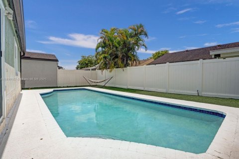 House in Boca Raton, Florida 3 bedrooms, 126.72 sq.m. № 1776328 - photo 7