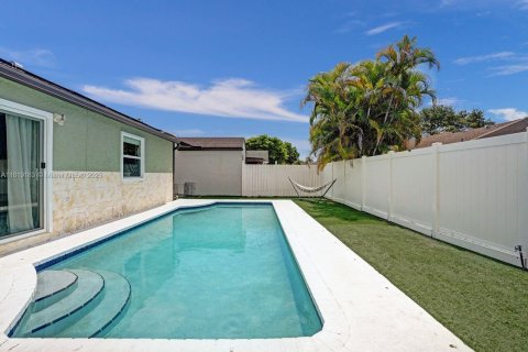 House in Boca Raton, Florida 3 bedrooms, 126.72 sq.m. № 1776328 - photo 9