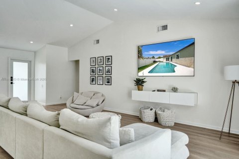 House in Boca Raton, Florida 3 bedrooms, 126.72 sq.m. № 1776328 - photo 29