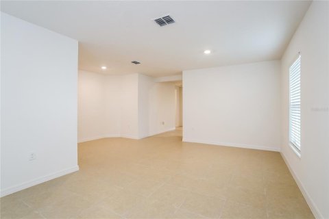 House in Mascotte, Florida 4 bedrooms, 171.13 sq.m. № 1918313 - photo 2