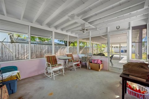 House in Saint Petersburg, Florida 2 bedrooms, 75.25 sq.m. № 1609475 - photo 12