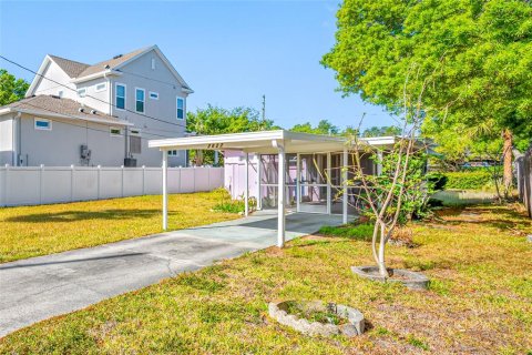House in Saint Petersburg, Florida 2 bedrooms, 75.25 sq.m. № 1609475 - photo 2