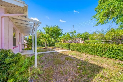 House in Saint Petersburg, Florida 2 bedrooms, 75.25 sq.m. № 1609475 - photo 24