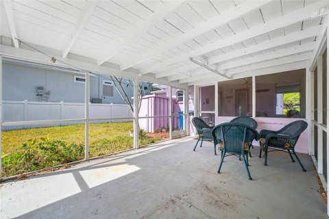 House in Saint Petersburg, Florida 2 bedrooms, 75.25 sq.m. № 1609475 - photo 8
