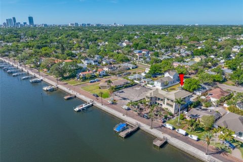House in Saint Petersburg, Florida 2 bedrooms, 75.25 sq.m. № 1609475 - photo 3