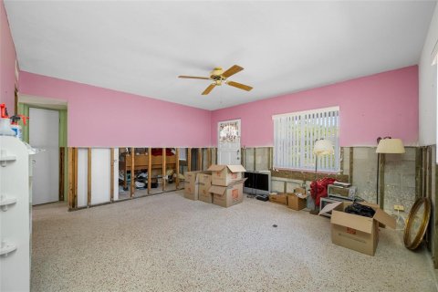 House in Saint Petersburg, Florida 2 bedrooms, 75.25 sq.m. № 1609475 - photo 13