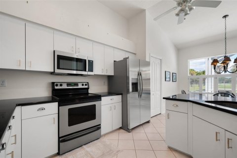 Villa ou maison à vendre à Sarasota, Floride: 3 chambres, 187.66 m2 № 2400997 - photo 18