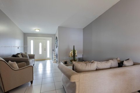 Купить виллу или дом в Майами, Флорида 5 спален, 169.92м2, № 1898179 - фото 6