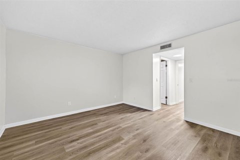 Снять в аренду кондоминиум в Тампа, Флорида 2 спальни, 99.22м2, № 1798152 - фото 18