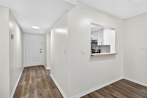 Снять в аренду кондоминиум в Тампа, Флорида 2 спальни, 99.22м2, № 1798152 - фото 4